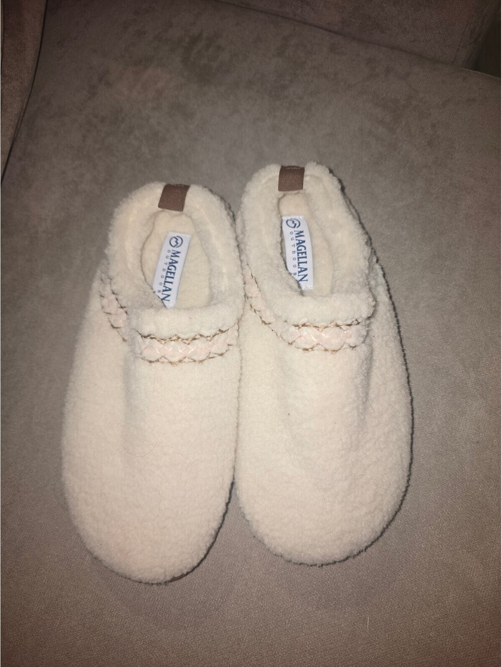 Magellan Women's Faux Fur Lined Slip-On Slippers Size 6B Cream